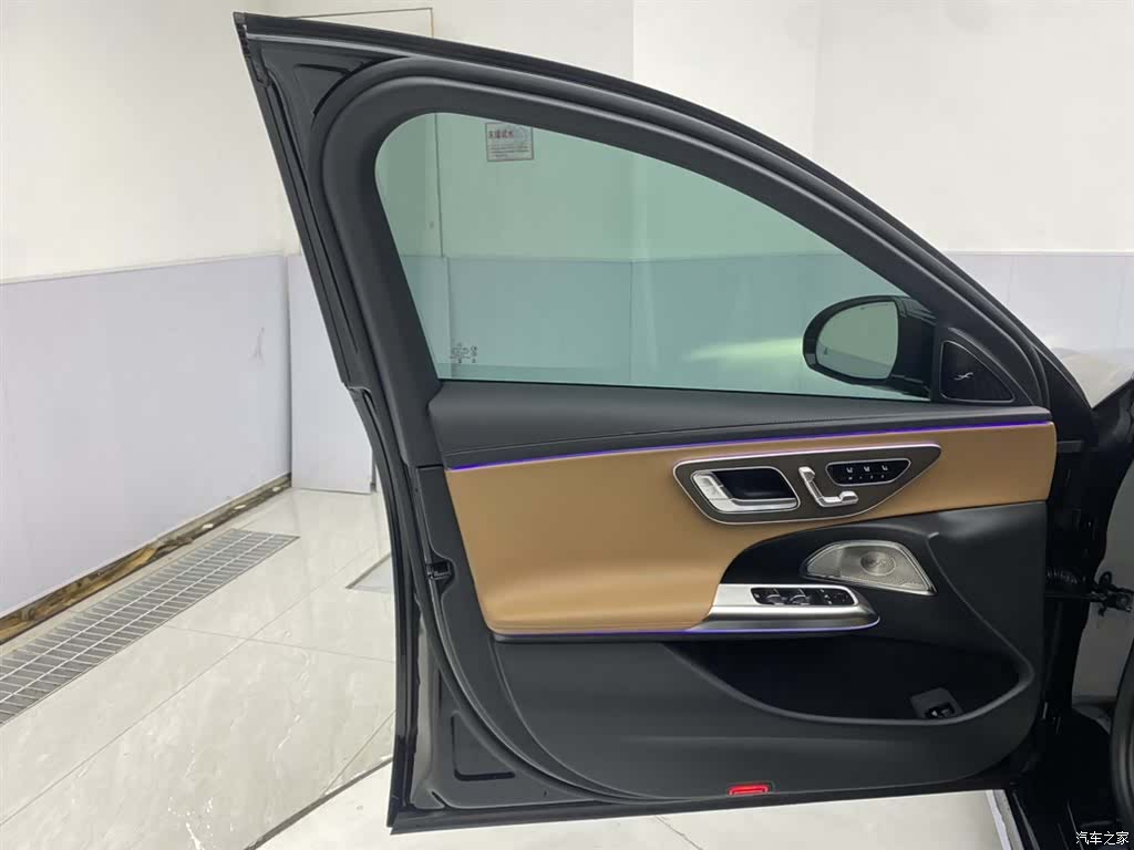 Mercedes-Benz E-Class, 2026 28