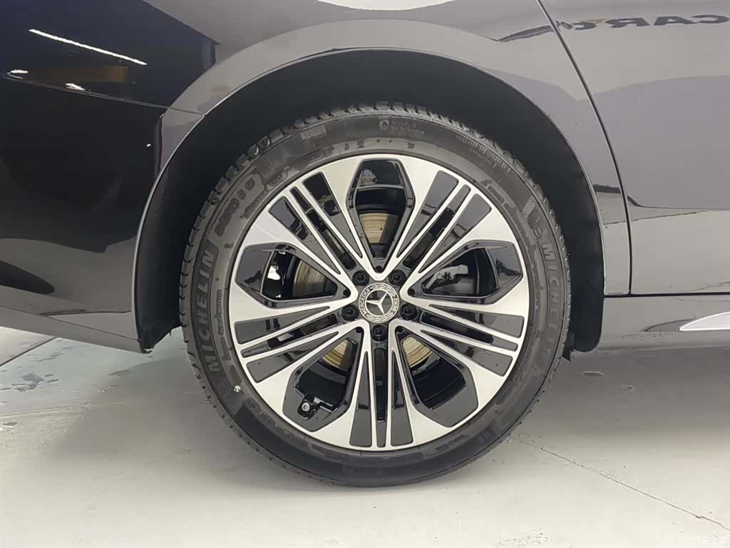 Mercedes-Benz E-Class, 2026 11