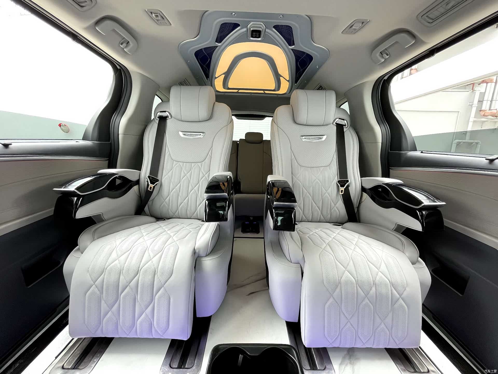 Toyota Sienna, 2022 11