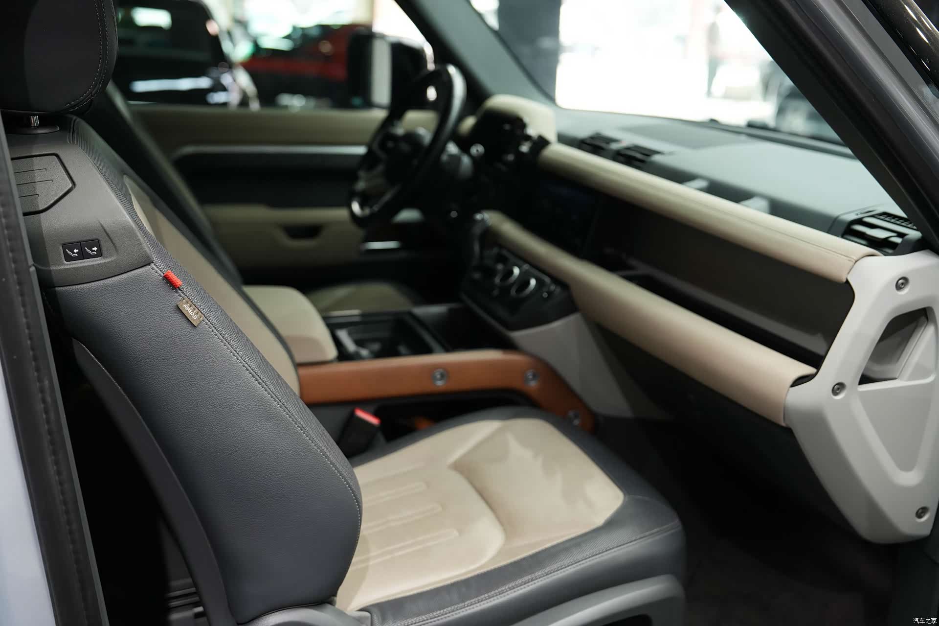 Land Rover Defender, 2021 15