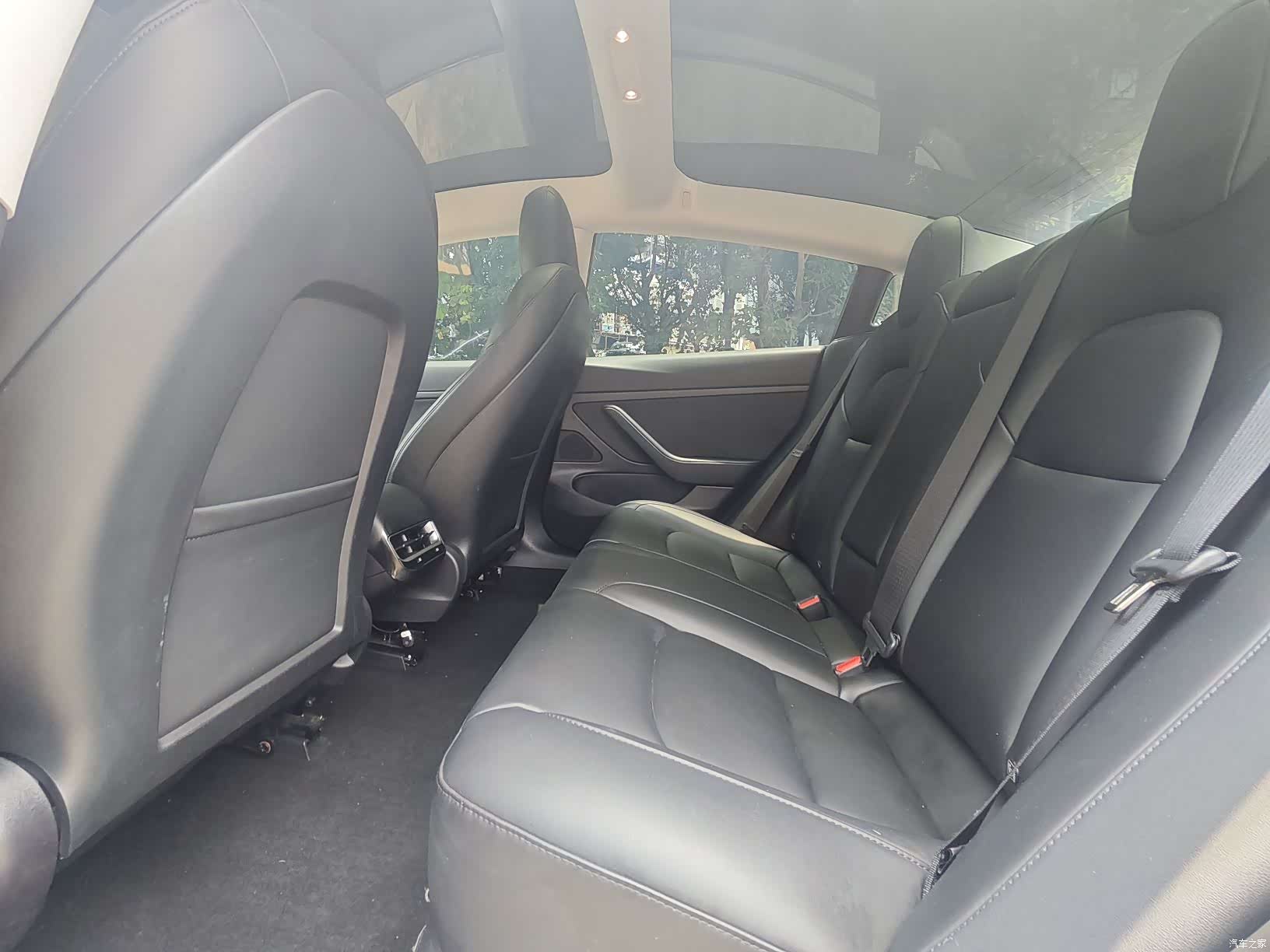 Tesla Model 3, 2020 11