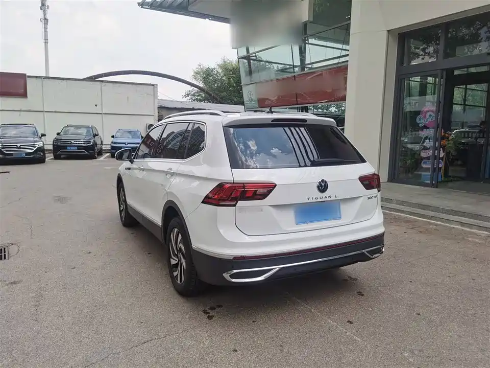 Volkswagen Tiguan L