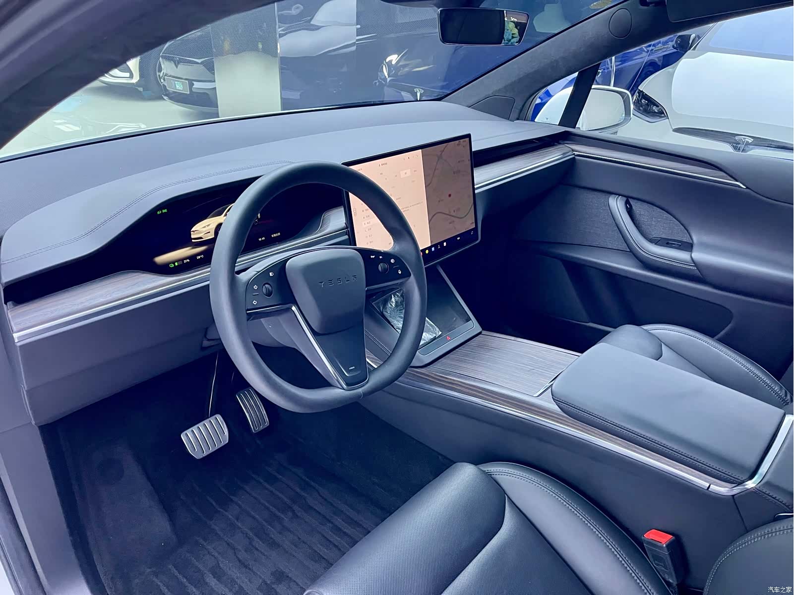 Tesla Model X, 2023 все фото
