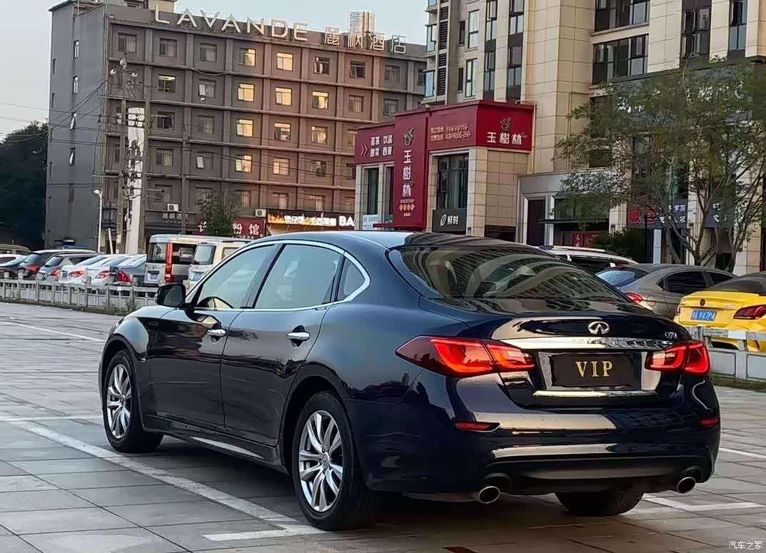 Infiniti Q70, 2016 9