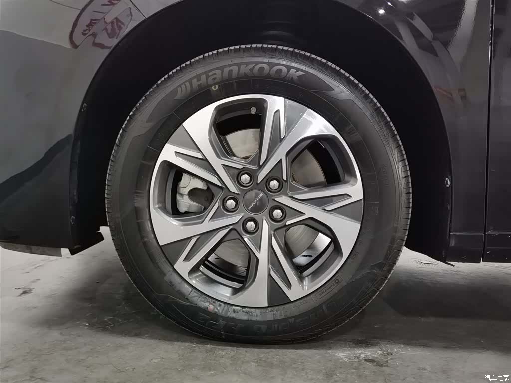Maxus G90, 2023 17