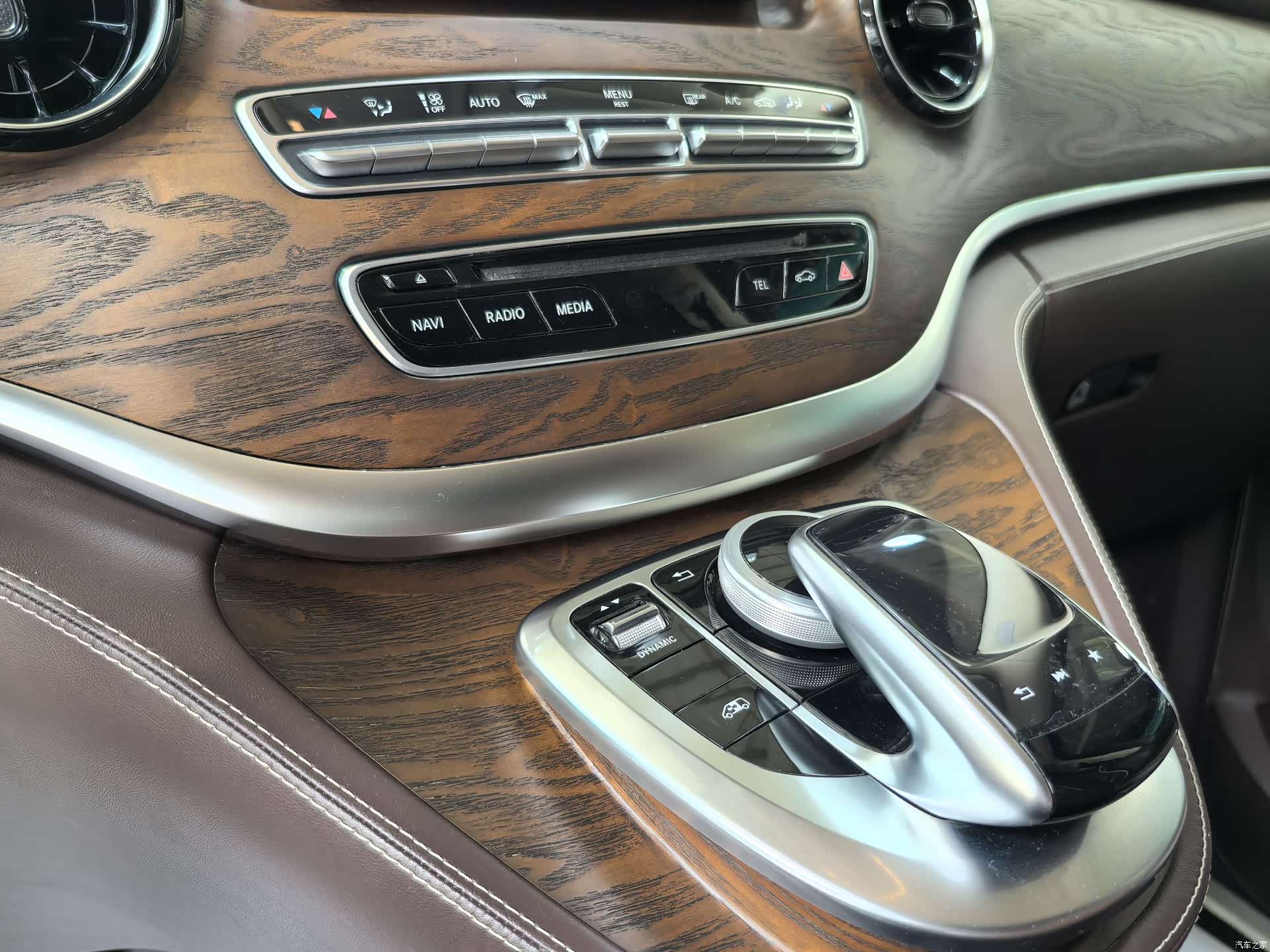 Mercedes-Benz V-Class, 2020 8