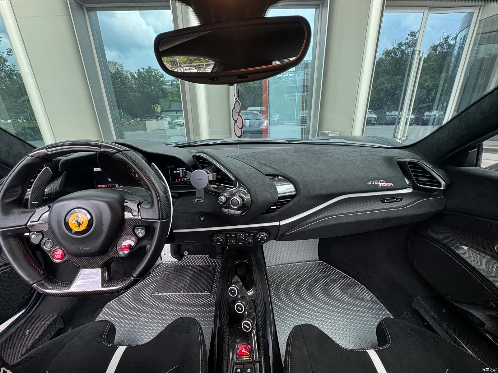 Ferrari 488, 2018 13