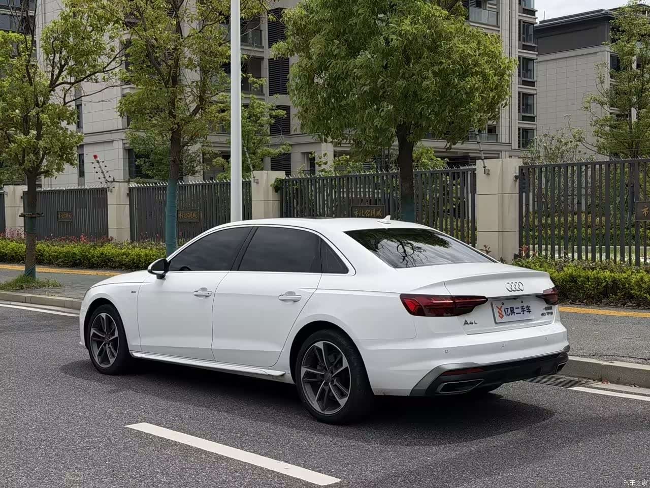 Audi A4L, 2022 3