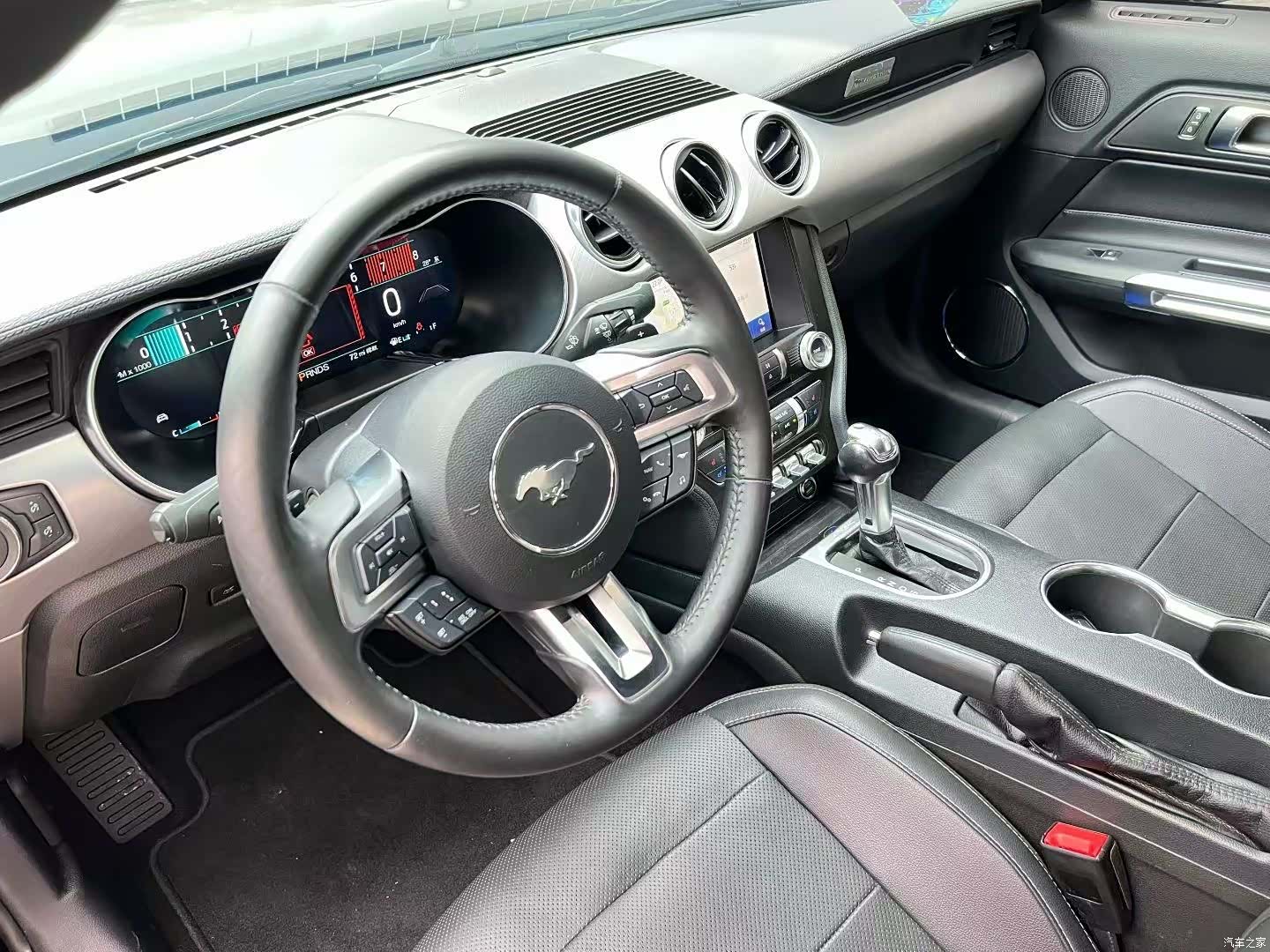 Ford Mustang, 2021 4