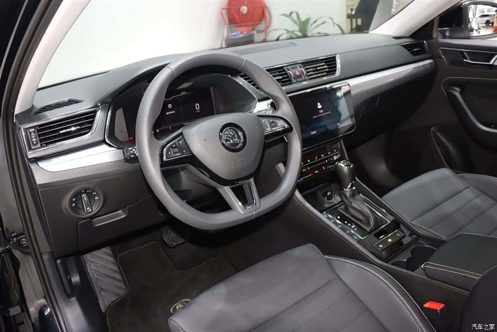 Skoda Superb, 2024 10