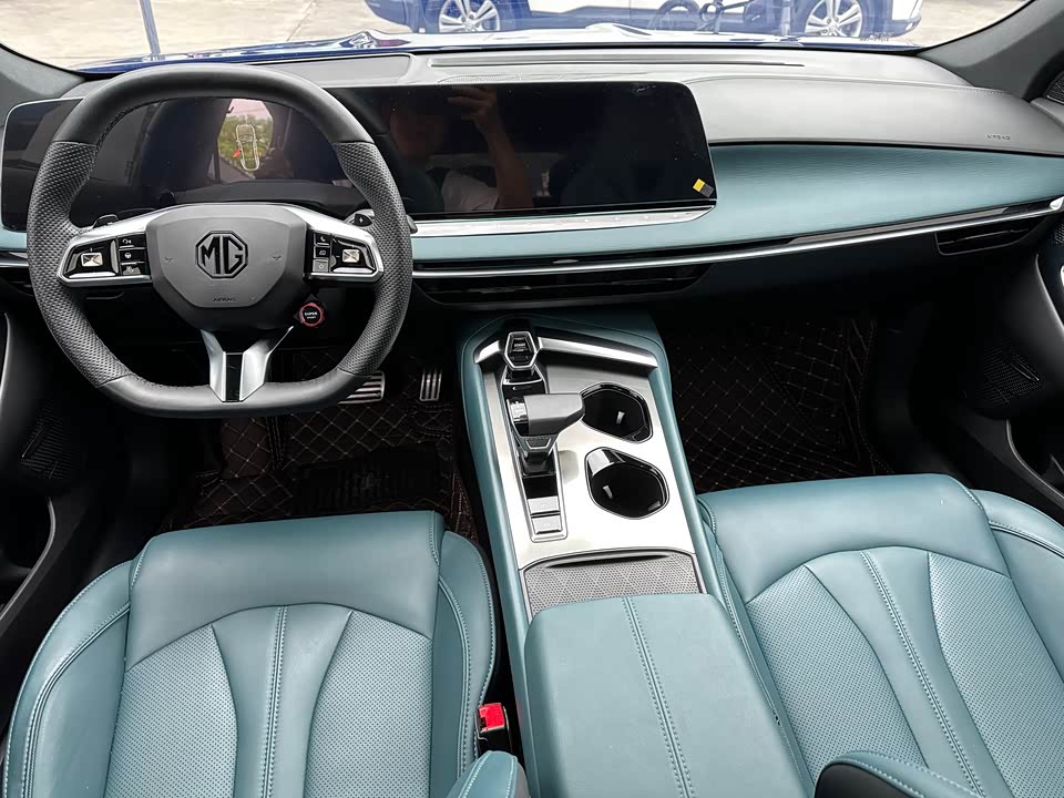 MG MG7