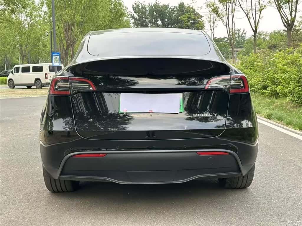 Tesla Model Y, 2023 6