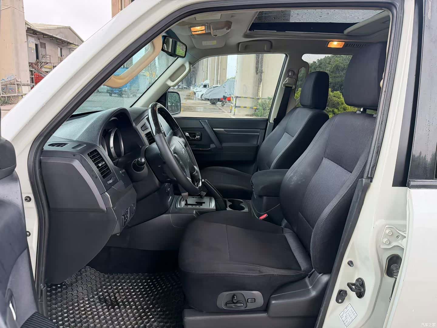 Mitsubishi Pajero, 2016 6