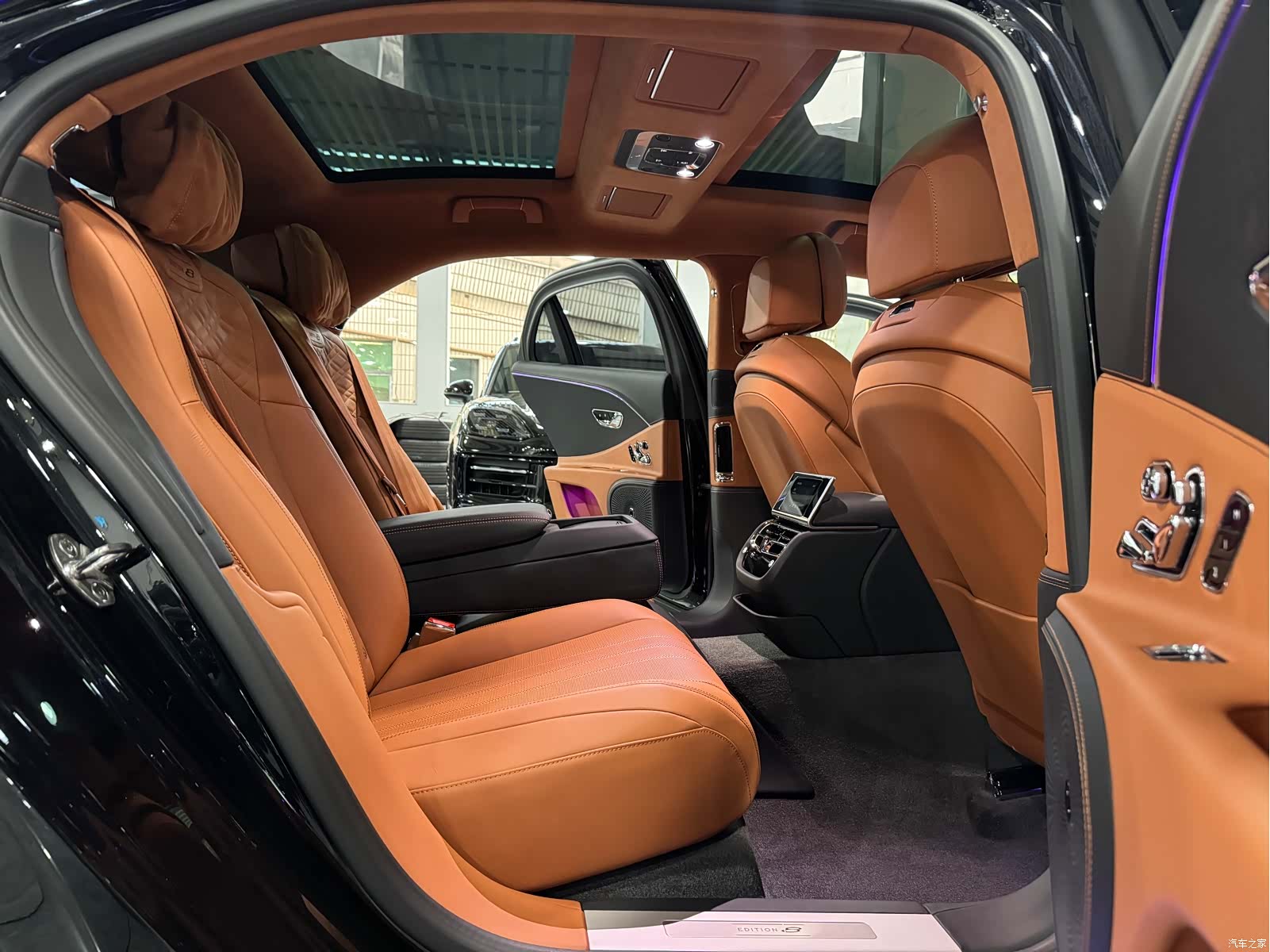 Bentley Flying Spur, 2025 12
