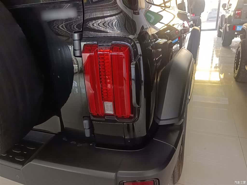 Tank 300, 2023 8