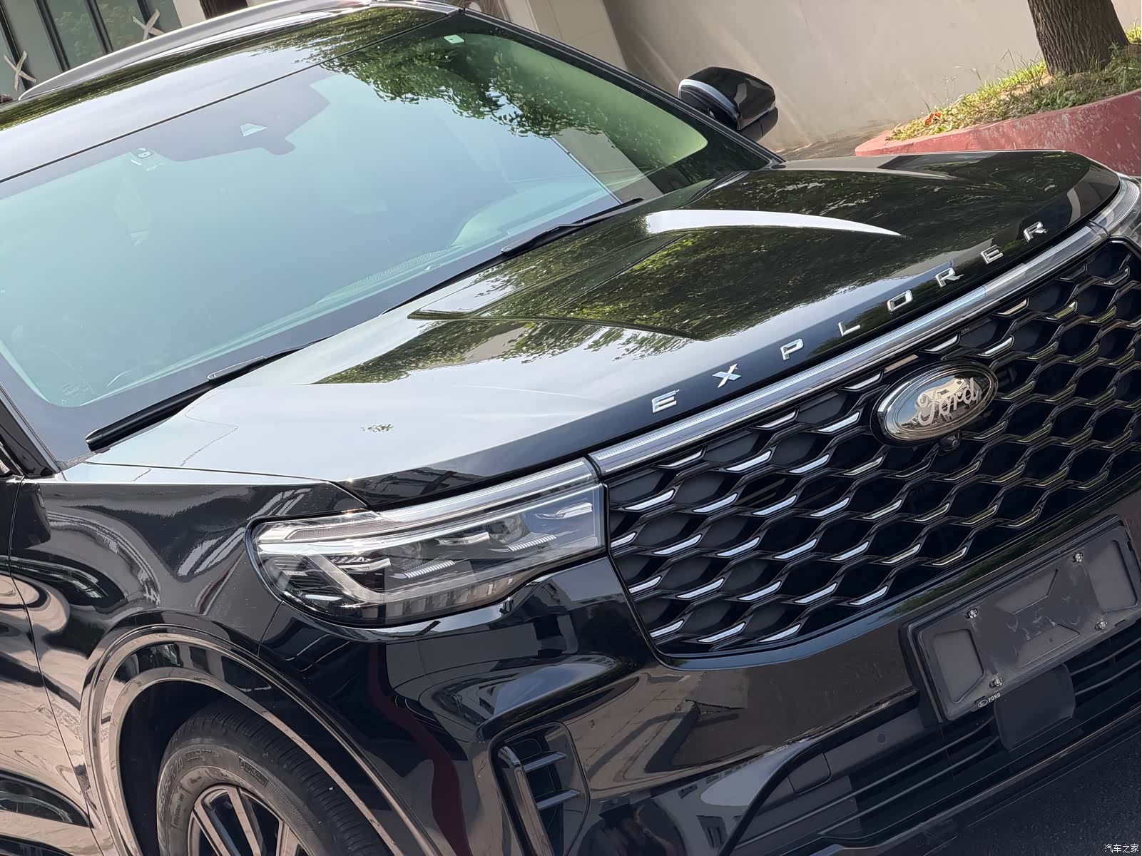 Ford Explorer, 2023 3