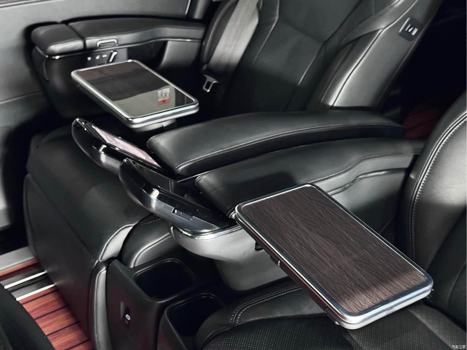 Toyota Alphard, 2024 32