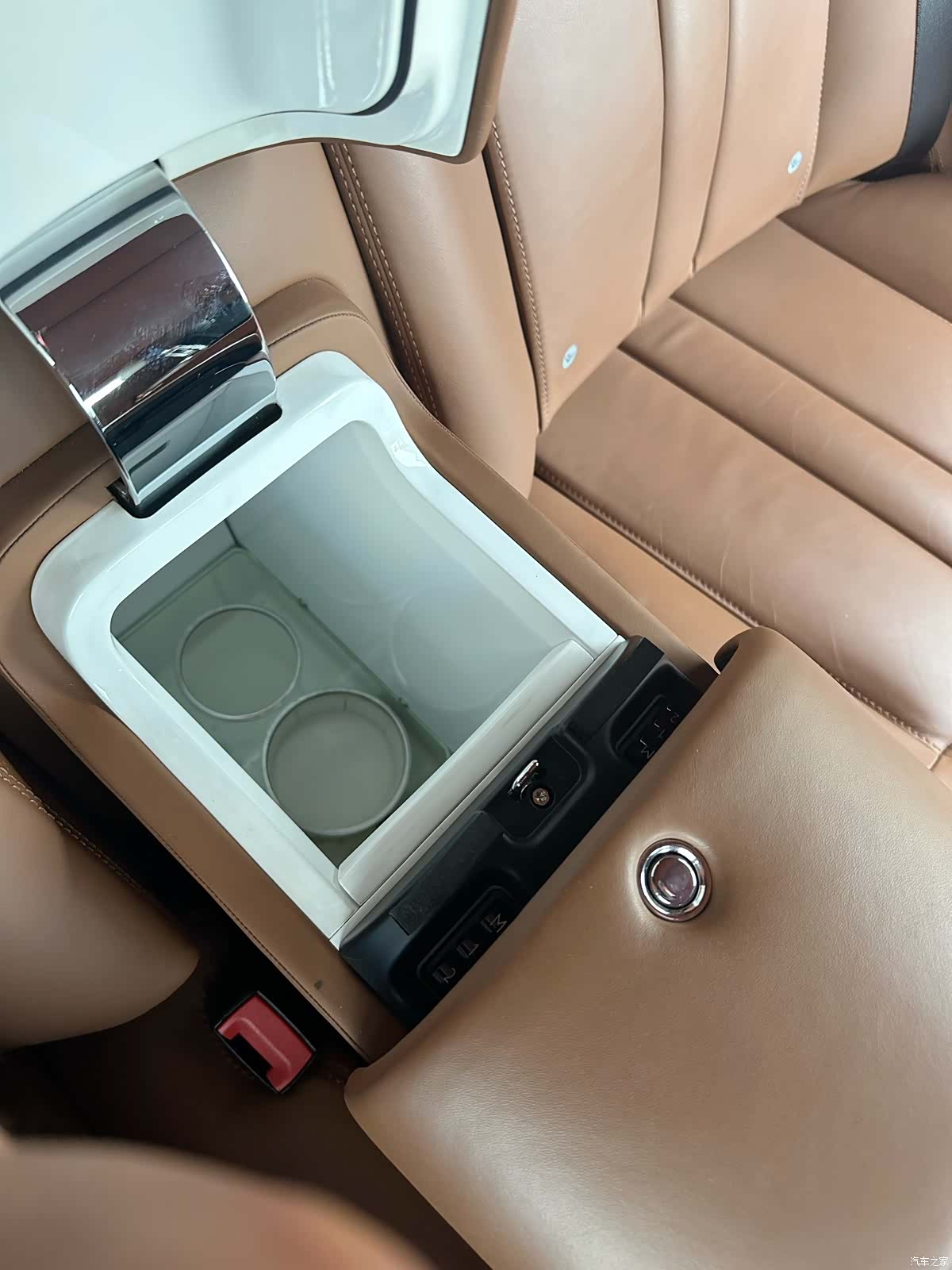 Rolls-Royce Phantom, 2016 12