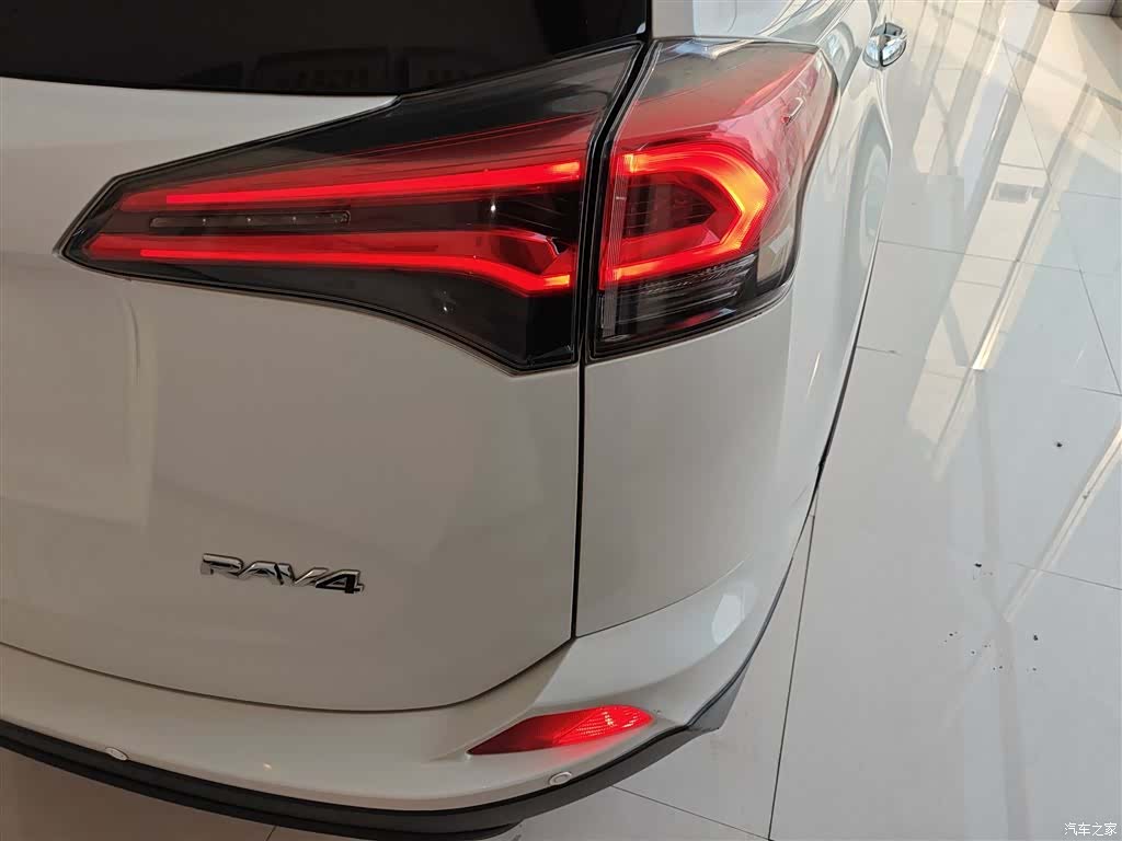 Toyota RAV4, 2018 8