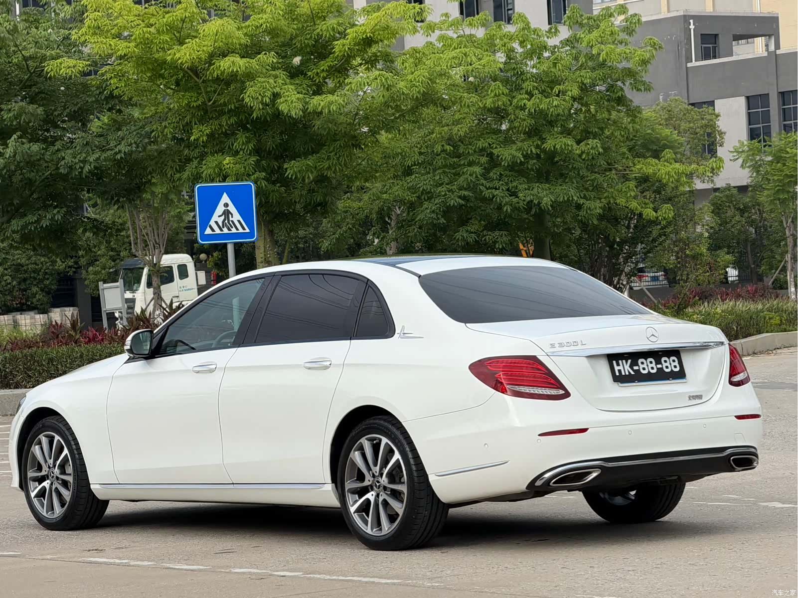 Mercedes-Benz E-Class, 2019 7