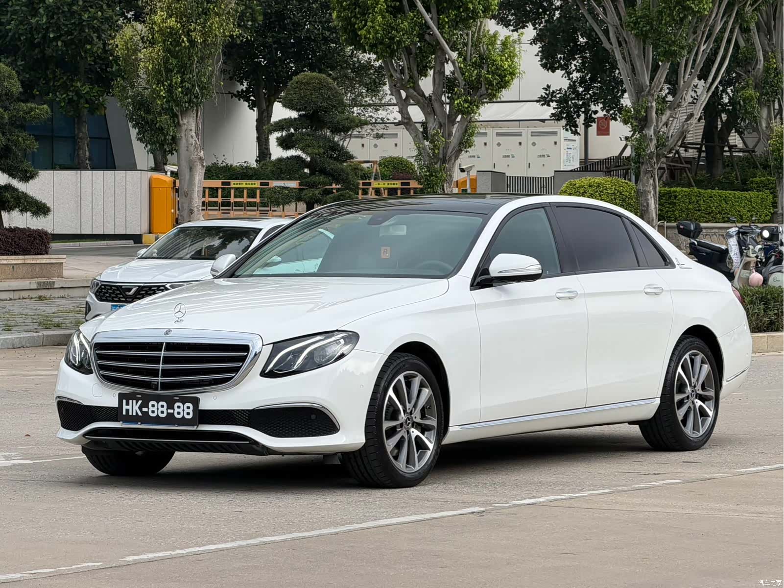 Mercedes-Benz E-Class, 2019 3