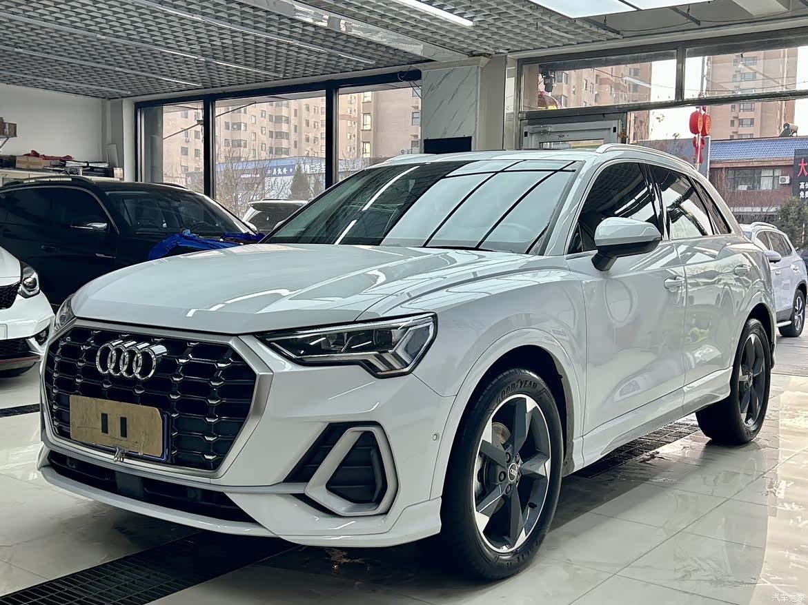 Audi Q3, 2023 1