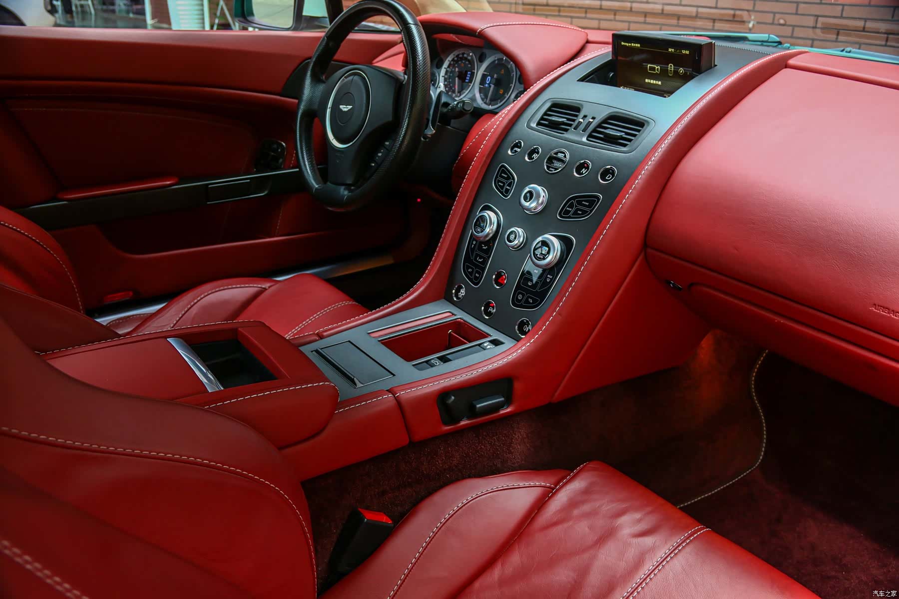 Aston Martin Vantage, 2016 6