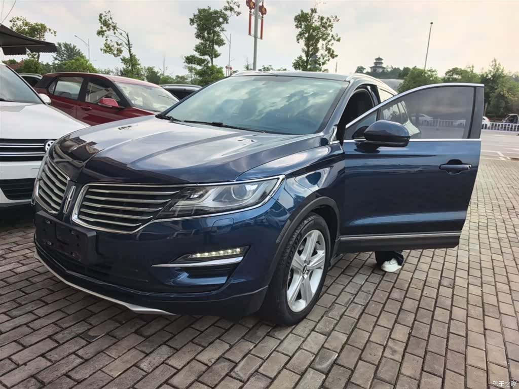 Lincoln MKC, 2017 2