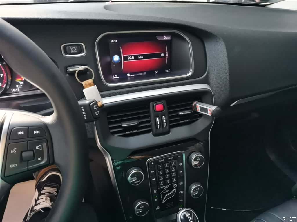 Volvo V40, 2019 13