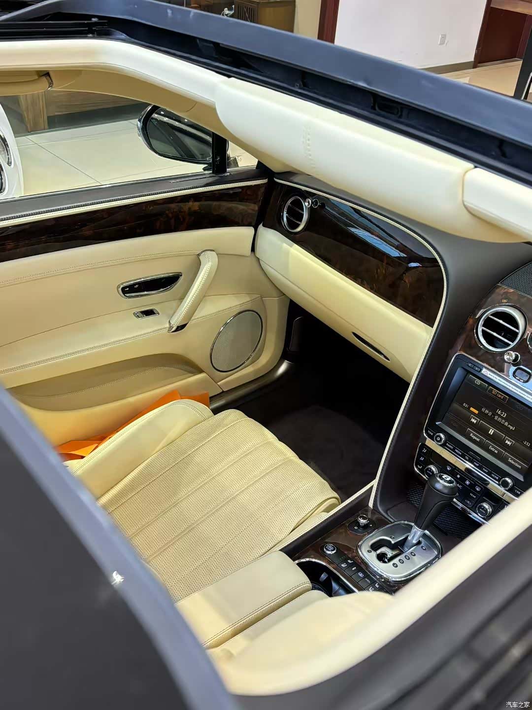 Bentley Flying Spur, 2013 8