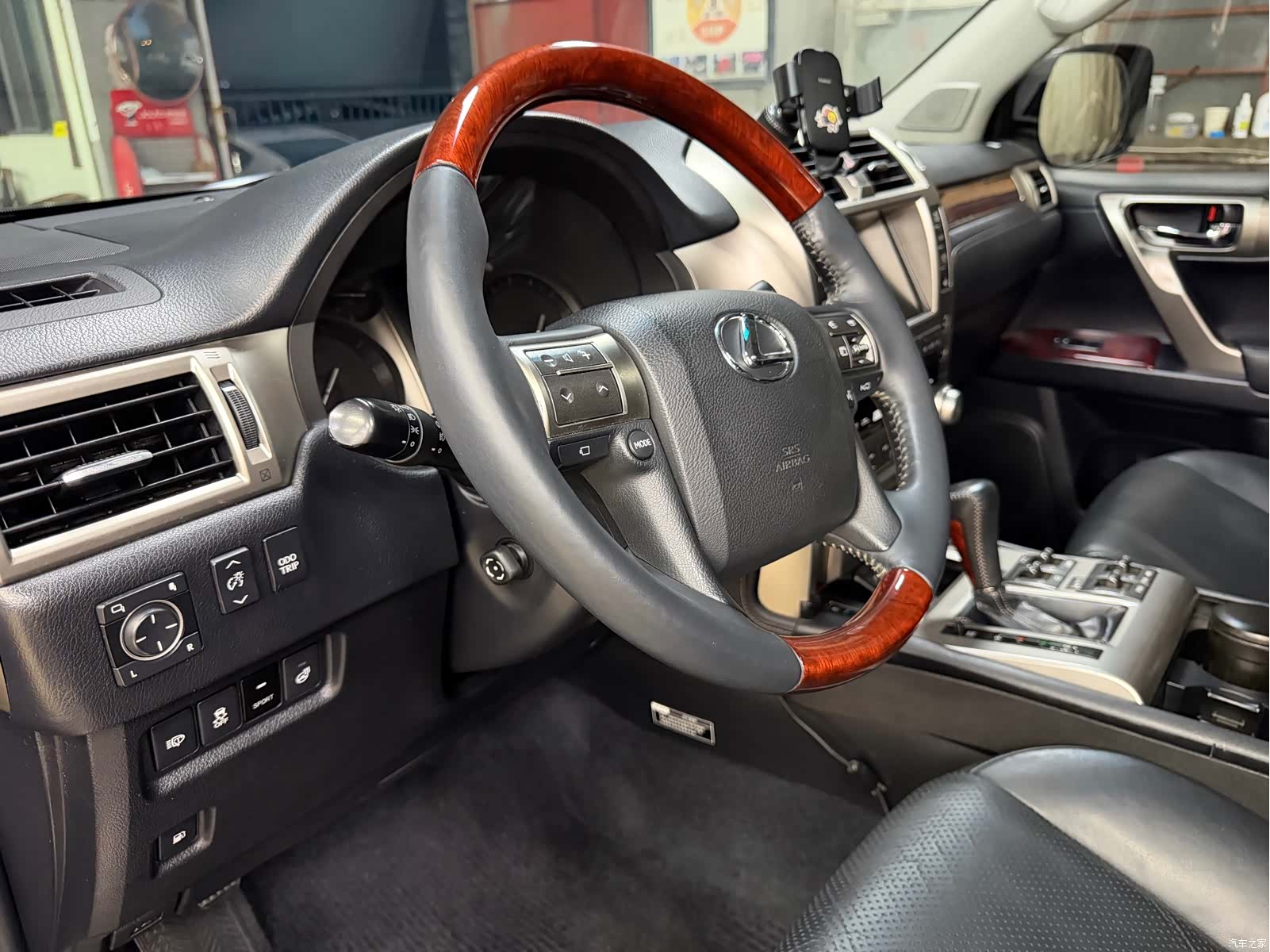 Lexus GX, 2011 9