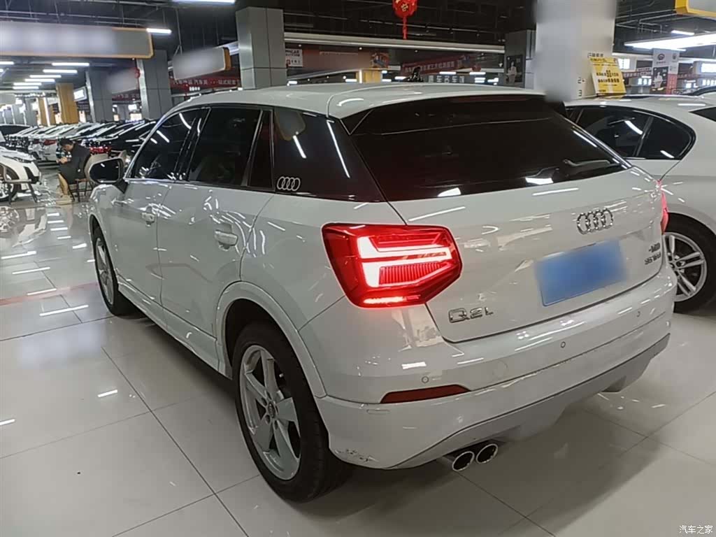 Audi Q2L, 2021 все фото