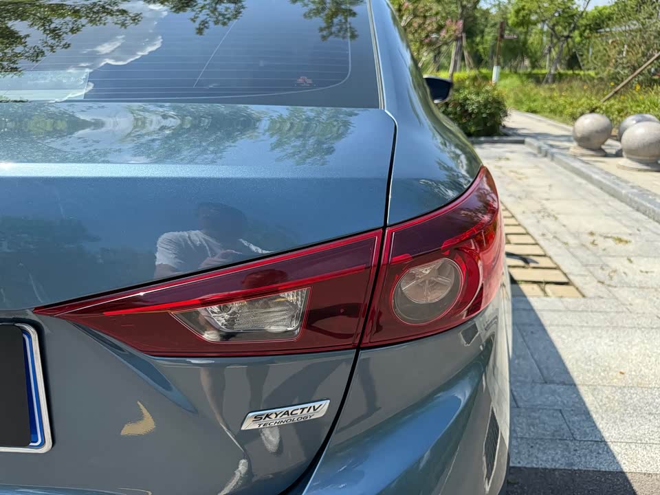 Mazda 3 Angkesaila