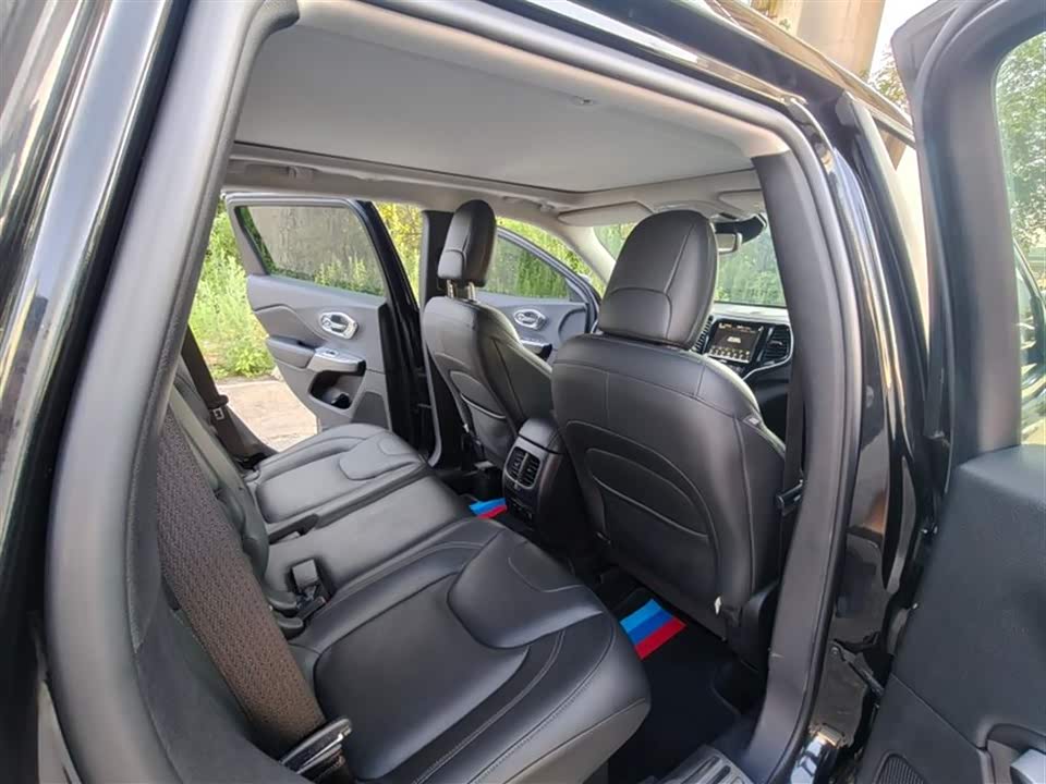 Jeep Free light