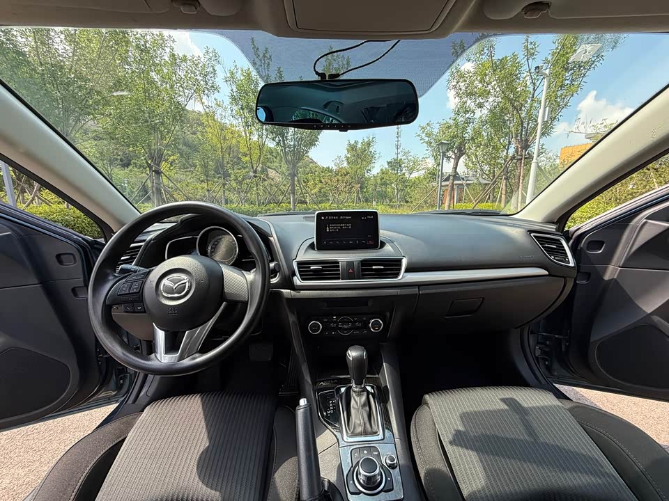 Mazda 3 Angkesaila