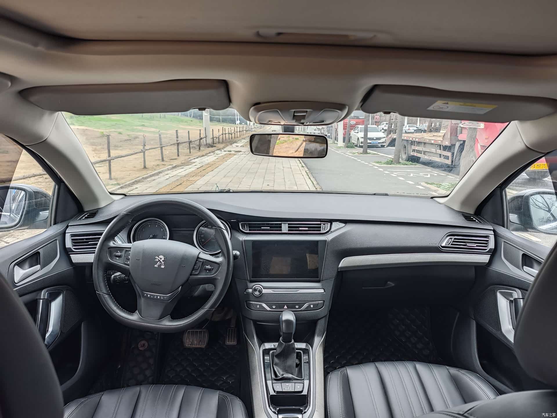 Peugeot 408, 2020 все фото