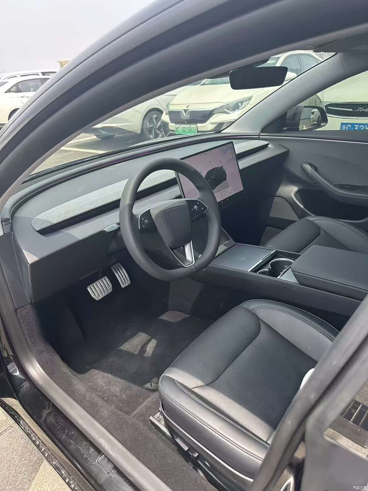Tesla Model 3, 2026 все фото