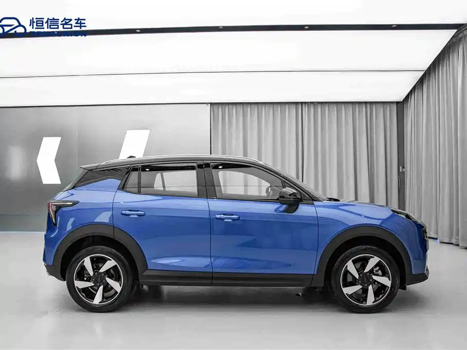 Lynk & Co 06