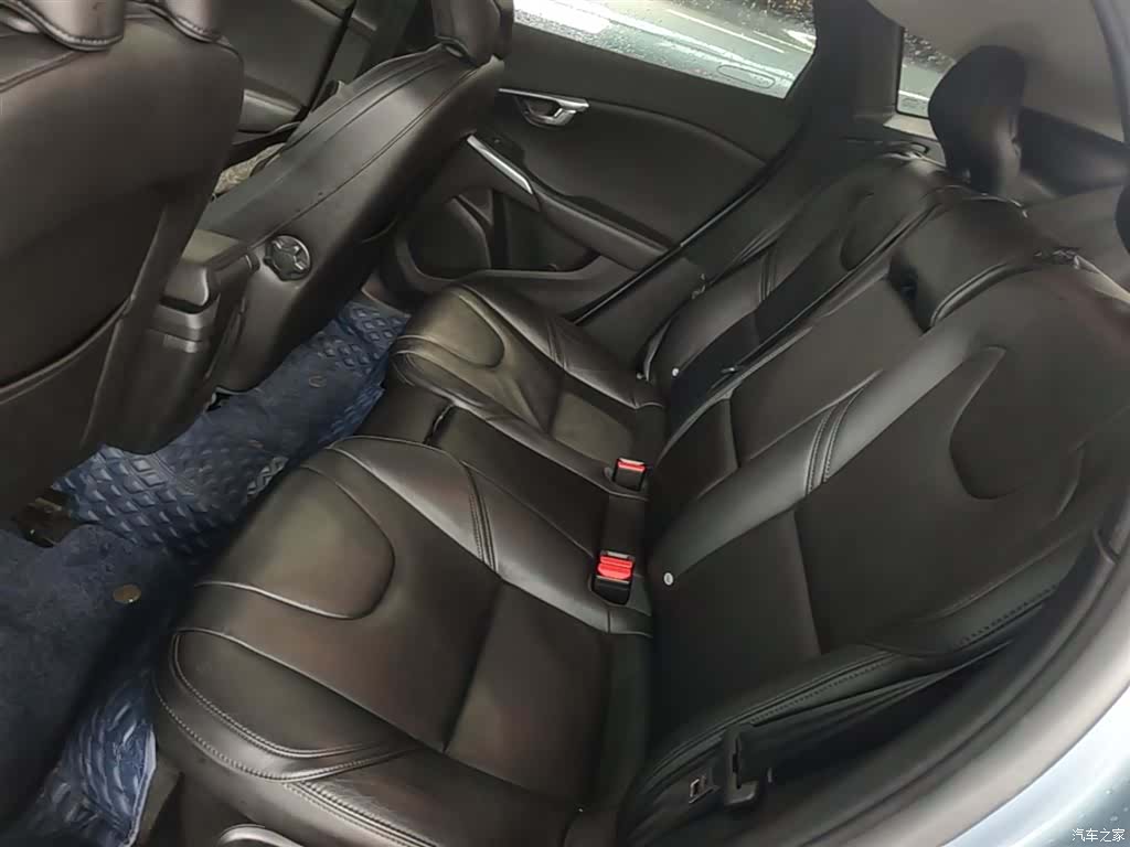 Volvo V40, 2019 17