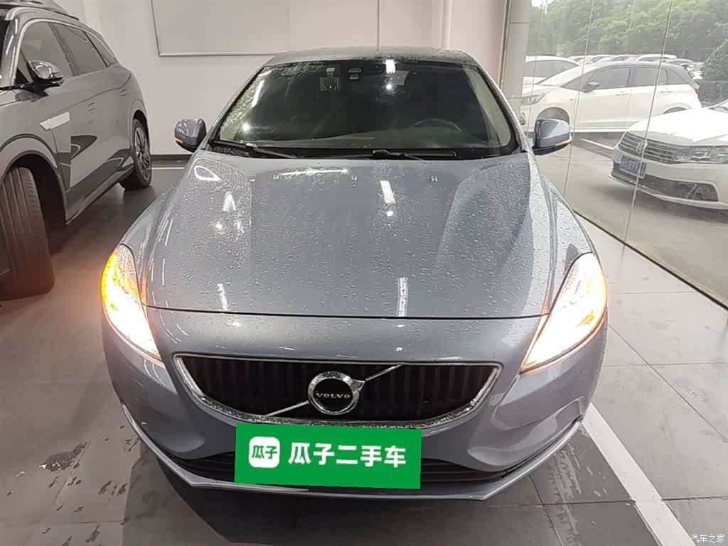 Volvo V40, 2019 3
