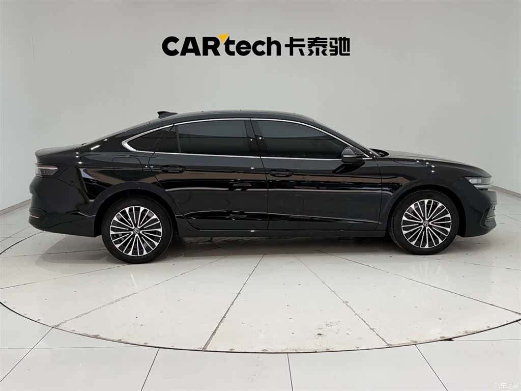 Volkswagen Magotan, 2025 12