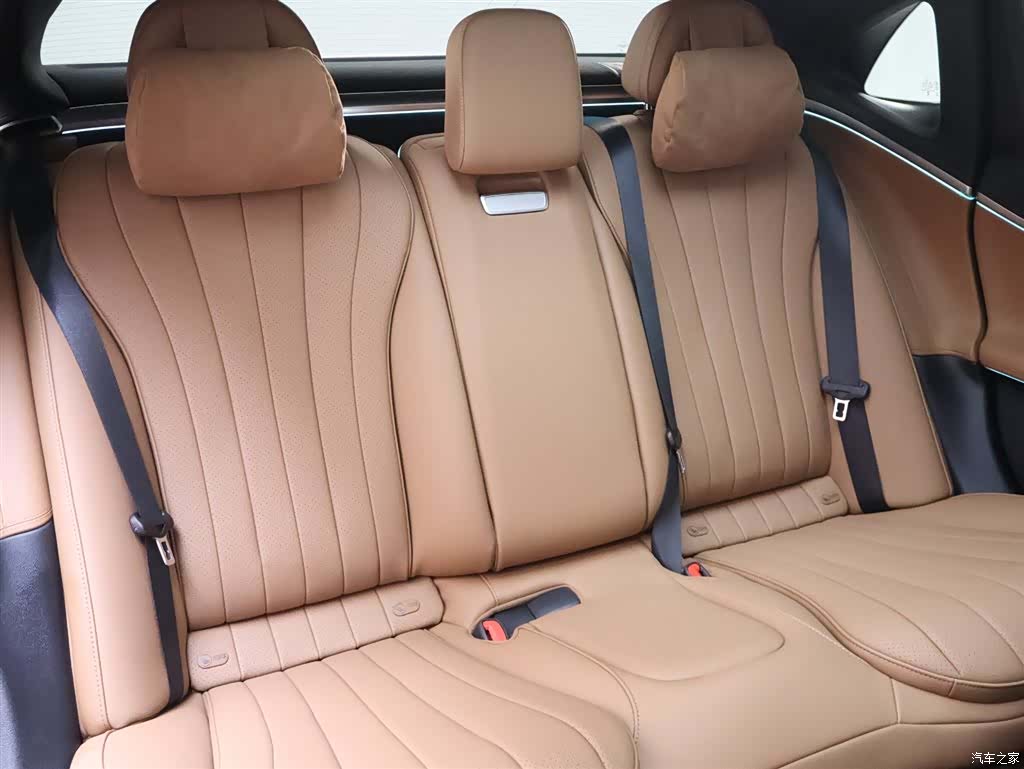 Mercedes-Benz E-Class, 2024 22