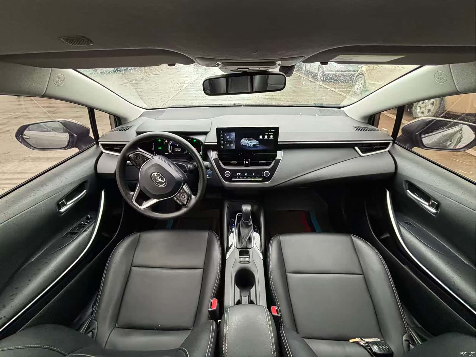 Toyota Corolla, 2024 все фото