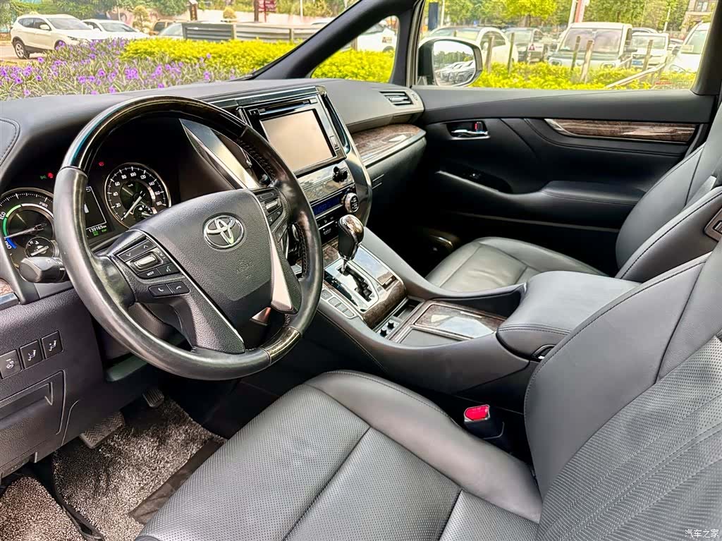 Toyota Vellfire, 2019 9