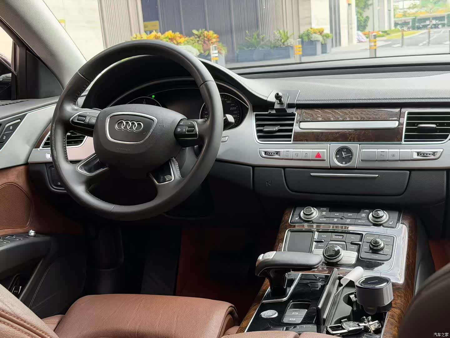Audi A8L, 2014 9