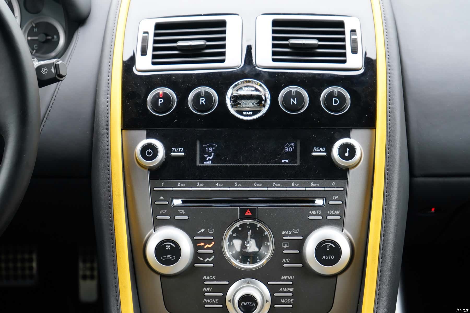 Aston Martin Rapide, 2011 10