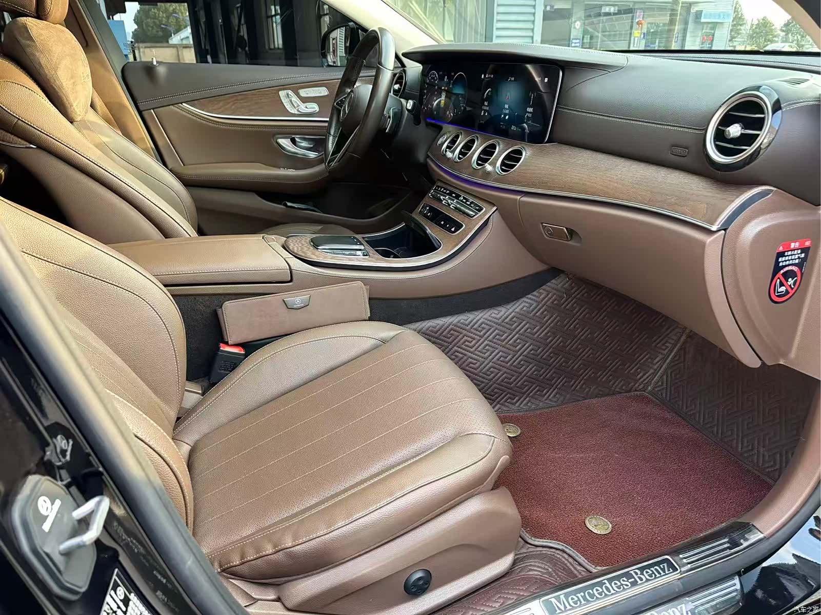 Mercedes-Benz E-Class, 2022 10