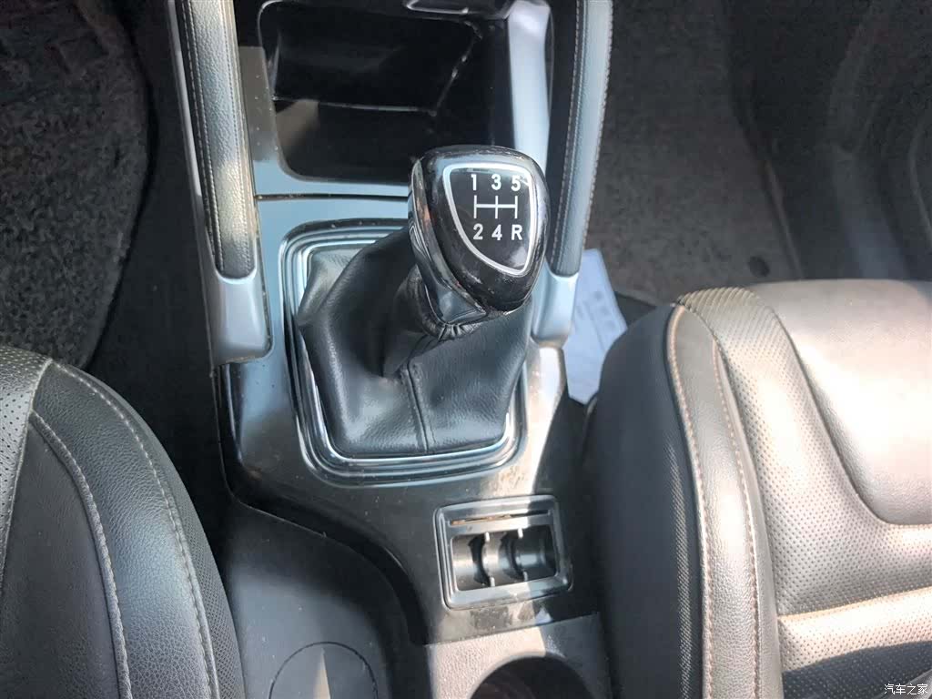BAIC Q35, 2017 14