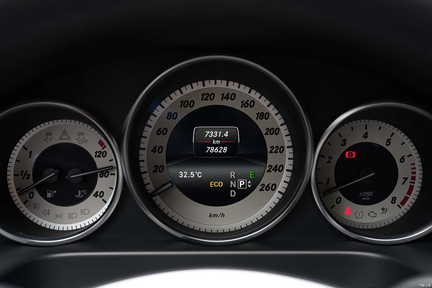 Mercedes-Benz E-Class, 2014 31