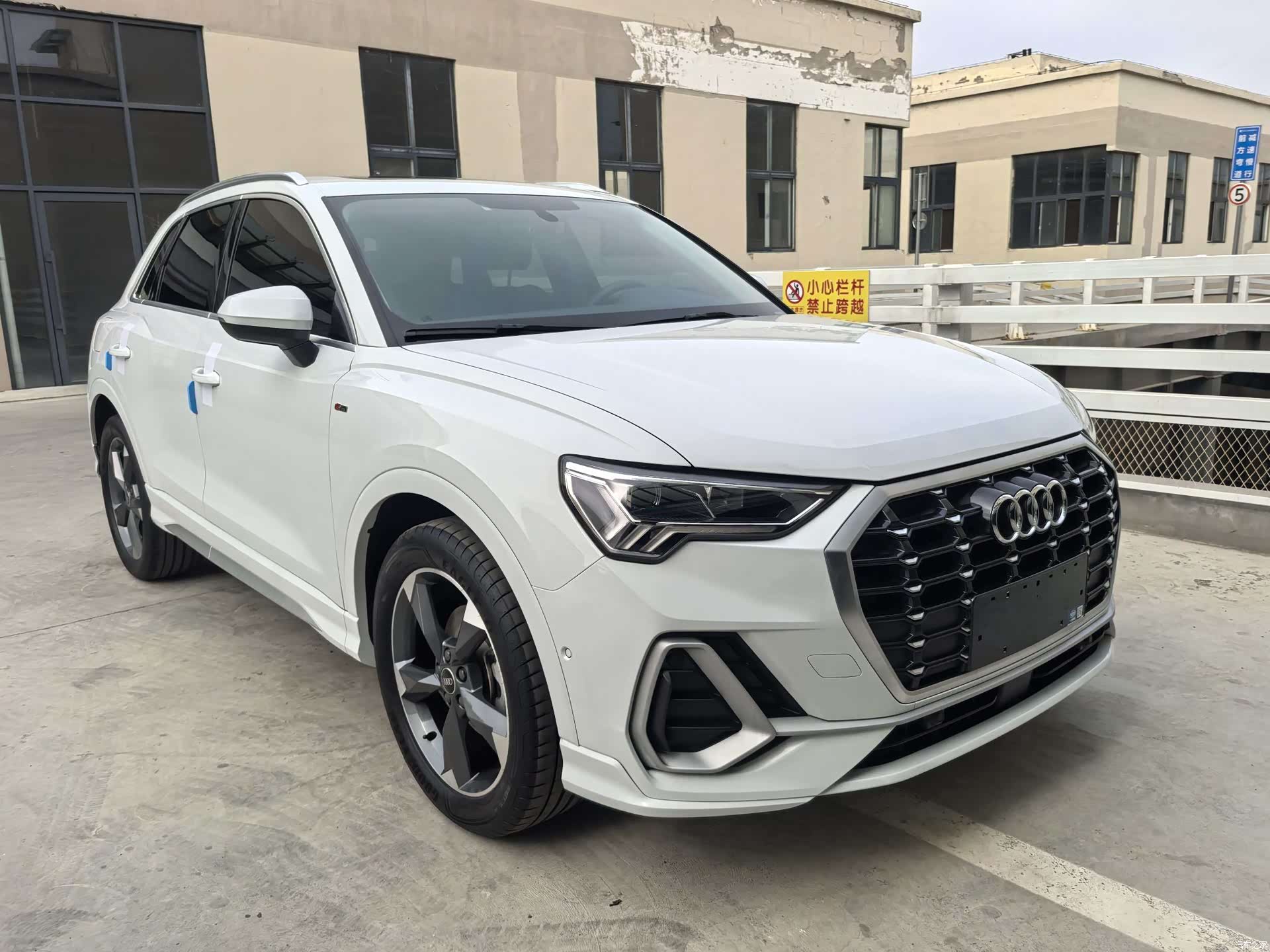 Audi Q3, 2022 3